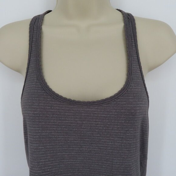 Lululemon 14.25in Bust Gray Striped Scallop Racerback Athletic Tank Top Shirt - Picture 2 of 9